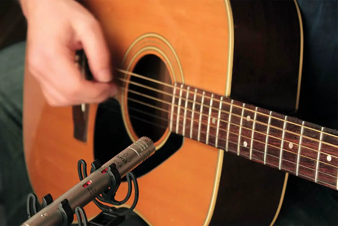 Microphones For Acoustic Guitar Live Performance