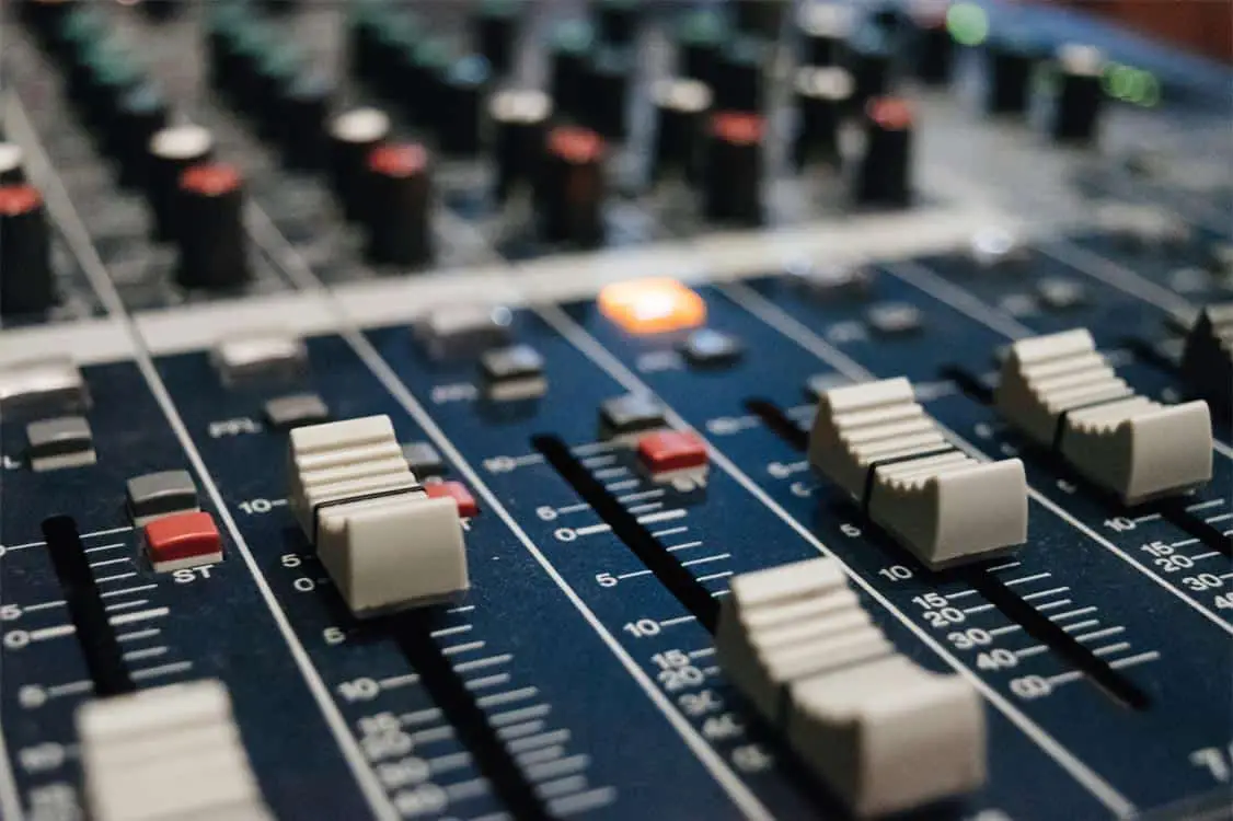 Best mixing consoles for a recording studio | Top 5 reviewed