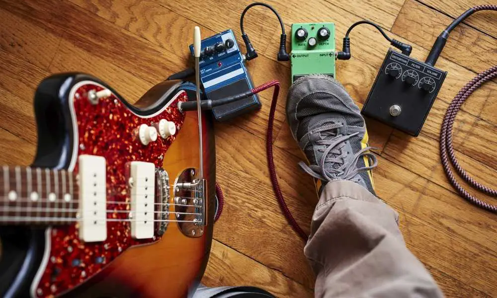 Powering multiple guitar pedals