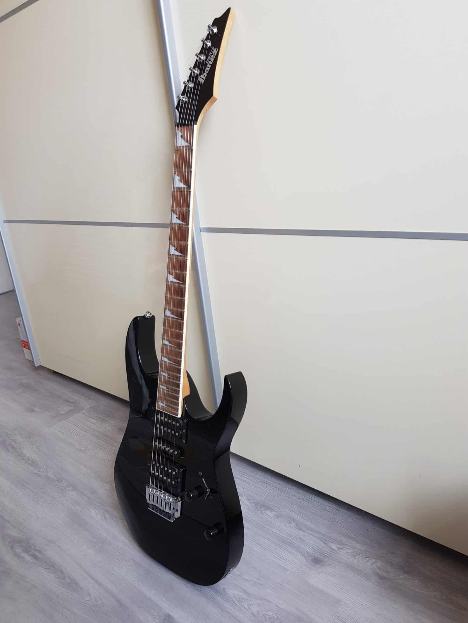 ආරම්භකයින් සඳහා ලෝහ ගිටාරය Ibanez GRG170DX