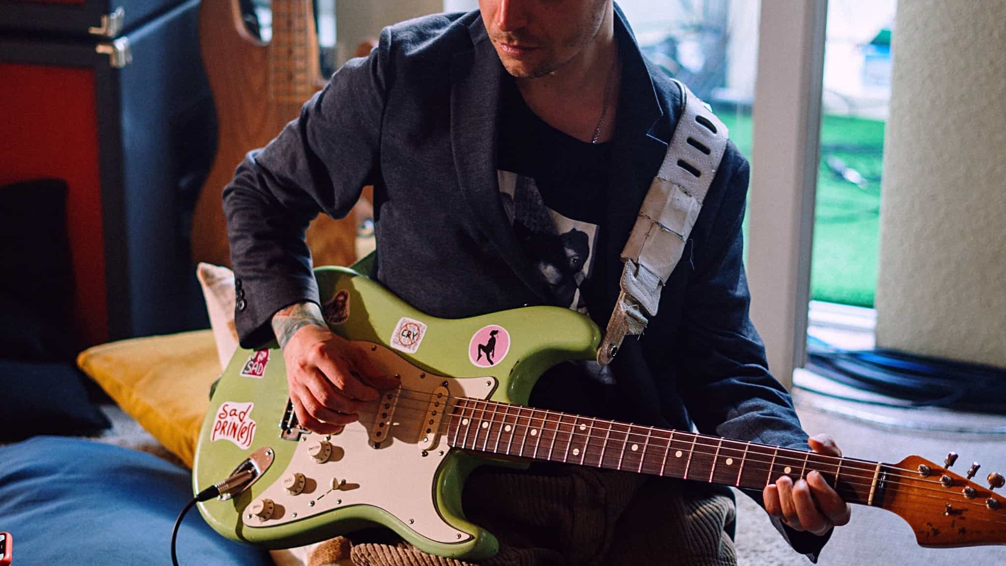 Ash wood in a stratocaster guitar