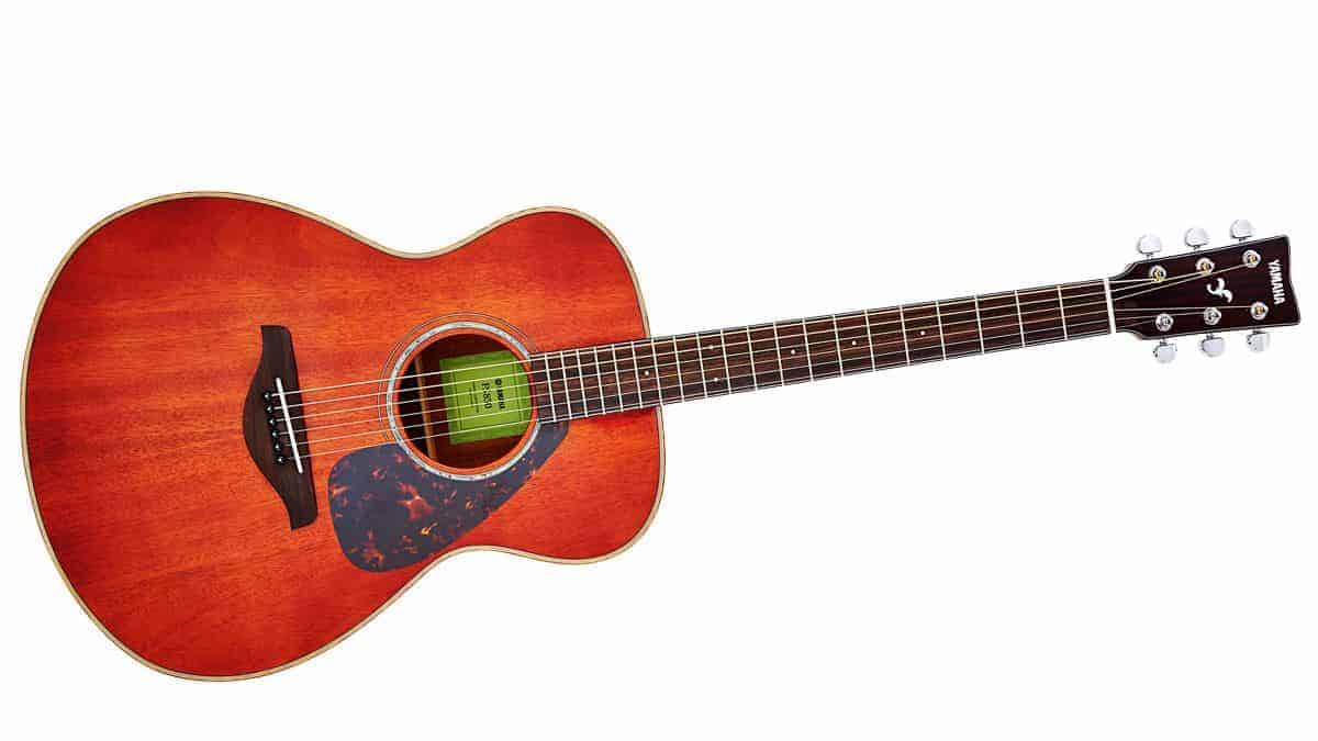 Mellor guitarra folk de gama media: Yamaha FS850