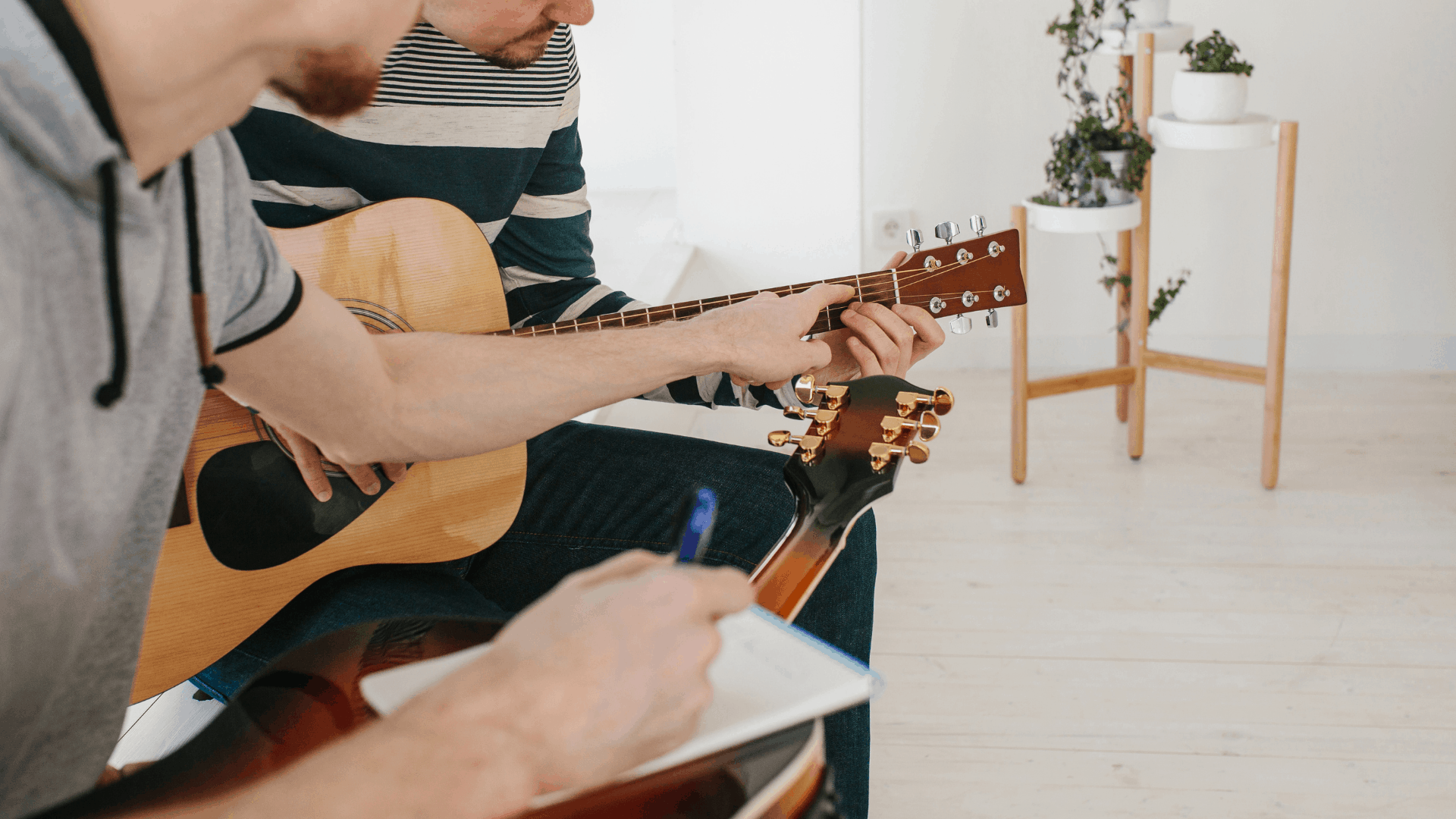 Best self-teaching guitars & useful guitar learning tools to practice your play