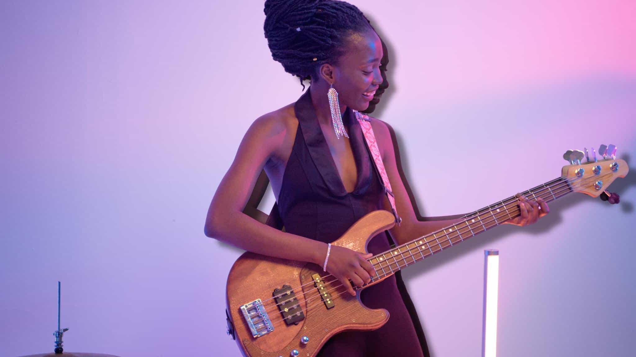 Bassist Mara