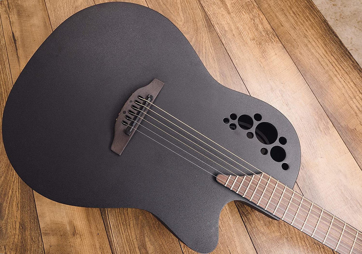 Ovation Déanta na Cóiré is Fearr - Mod Ovation TX Black